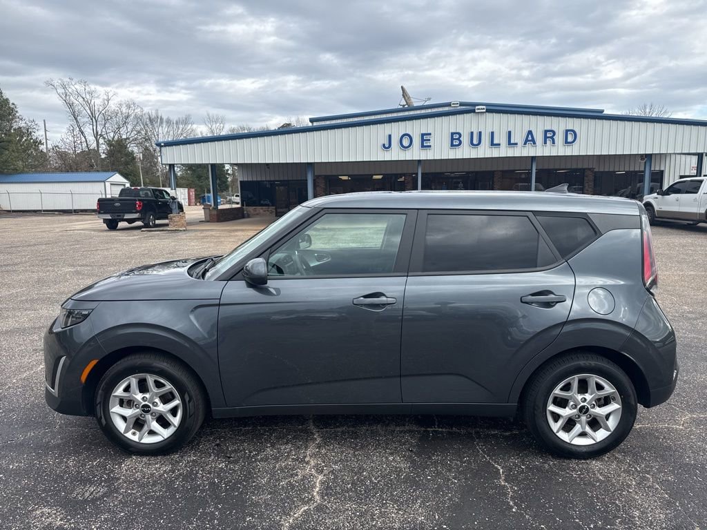 Used 2024 Kia Soul LX w/ Option Group 015 image 17