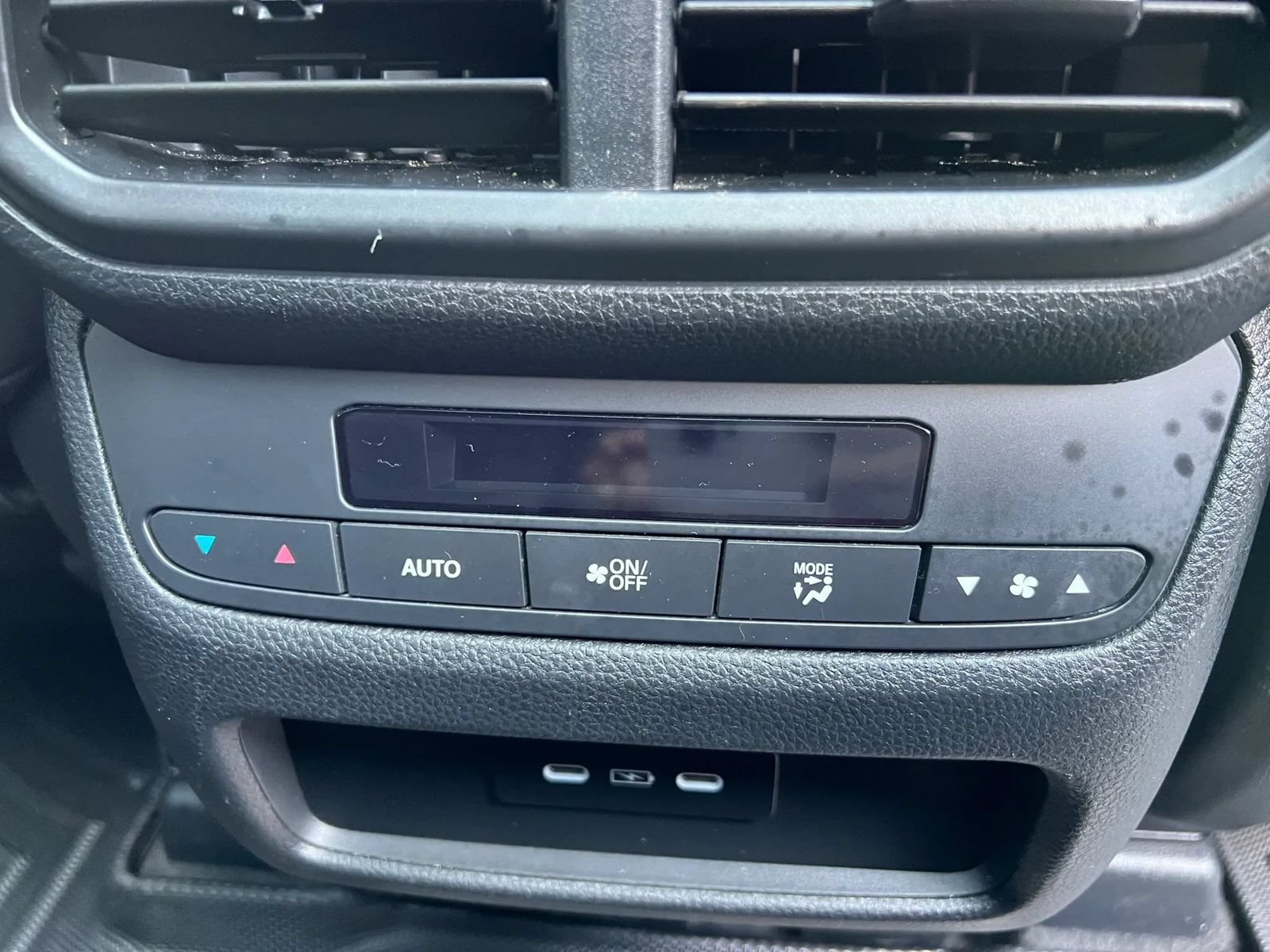 Used 2024 Honda Pilot Touring image 11
