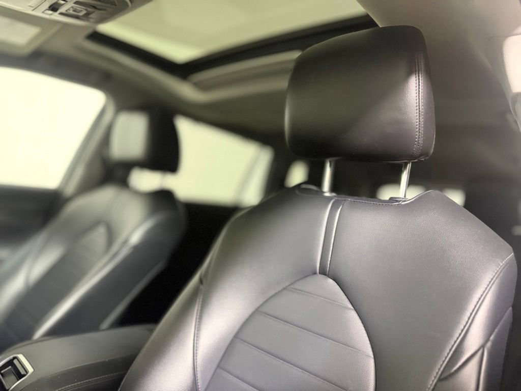 Used 2021 Toyota Highlander XLE AWD/4WD image 18