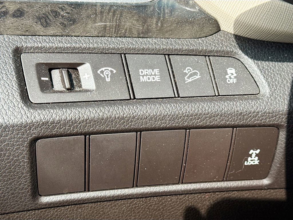 Used 2017 Hyundai Santa Fe Sport w/ Cargo Package image 10