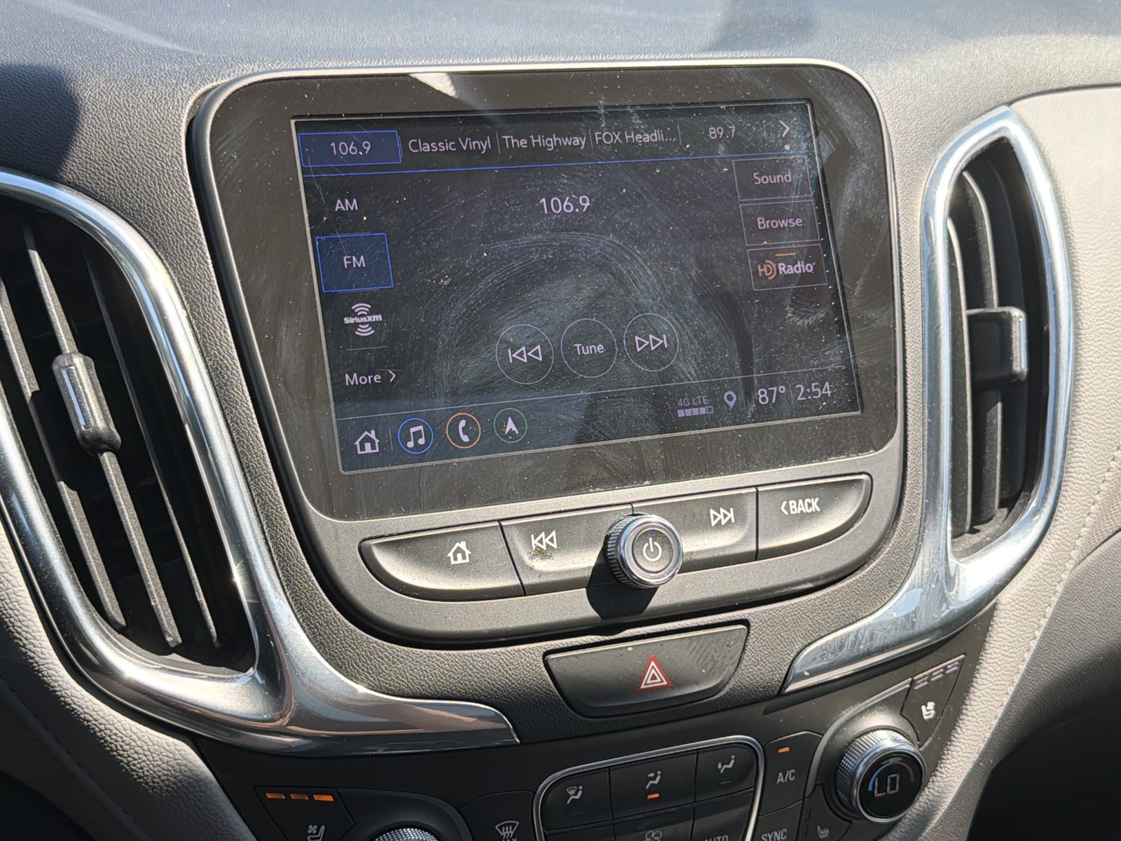 Used 2020 Chevrolet Equinox Premier image 23