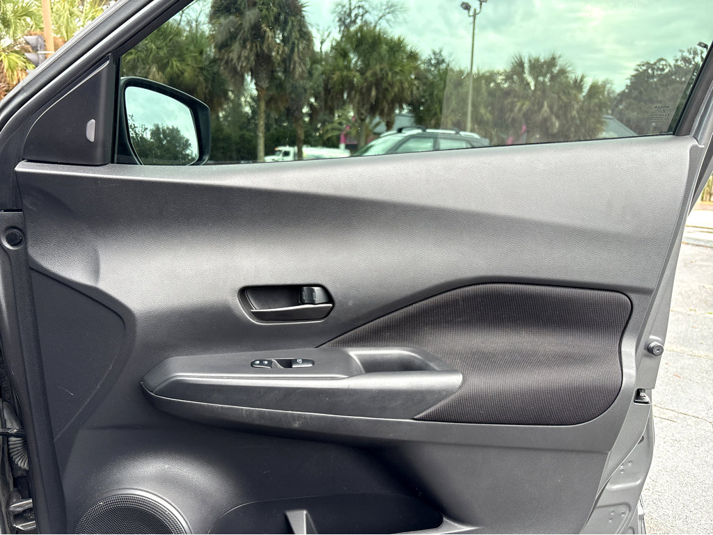 Used 2021 Nissan Kicks S image 11