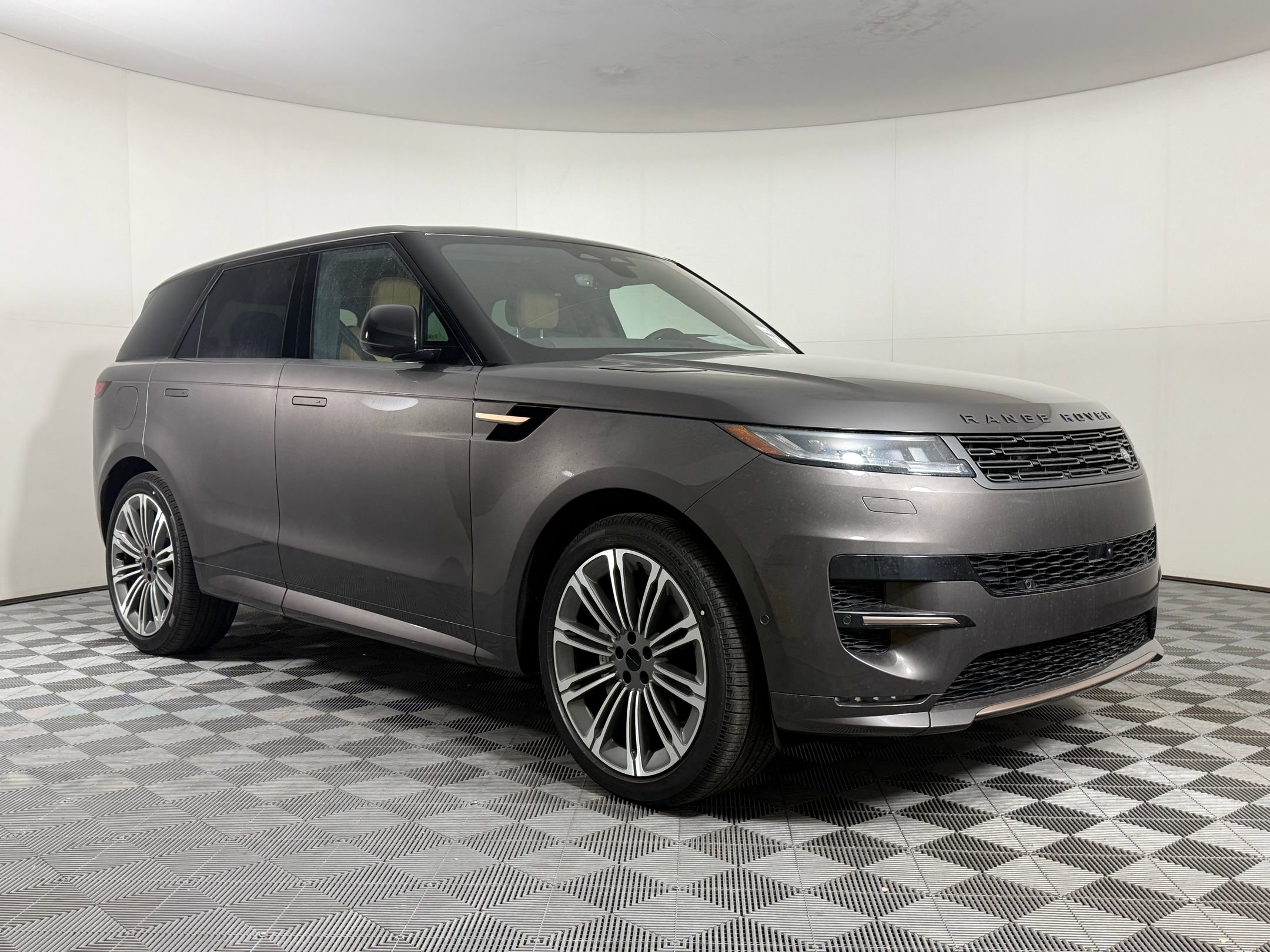 New 2026 Land Rover Range Rover Sport Dynamic SE AWD/4WD image 6