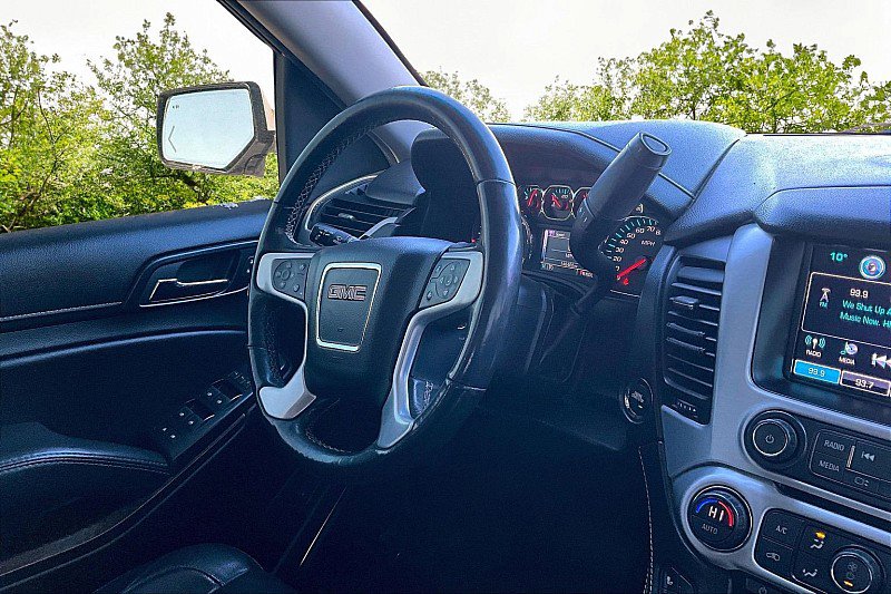 Used 2018 GMC Yukon SLT w/ Open Road Package AWD/4WD image 16