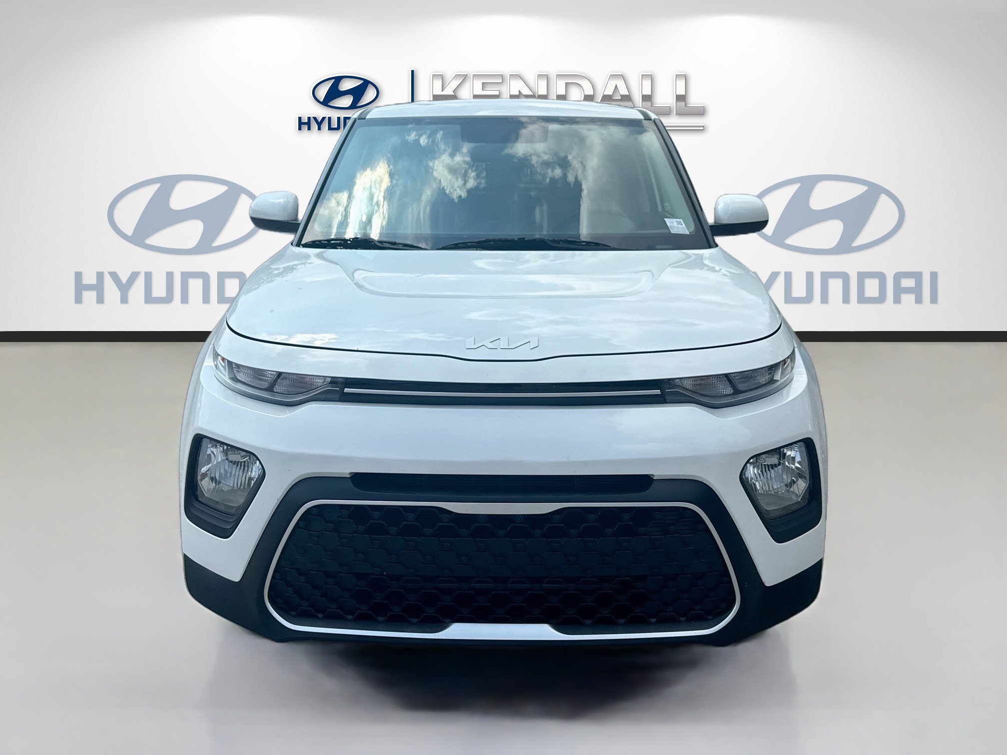 Used 2022 Kia Soul LX FWD image 2