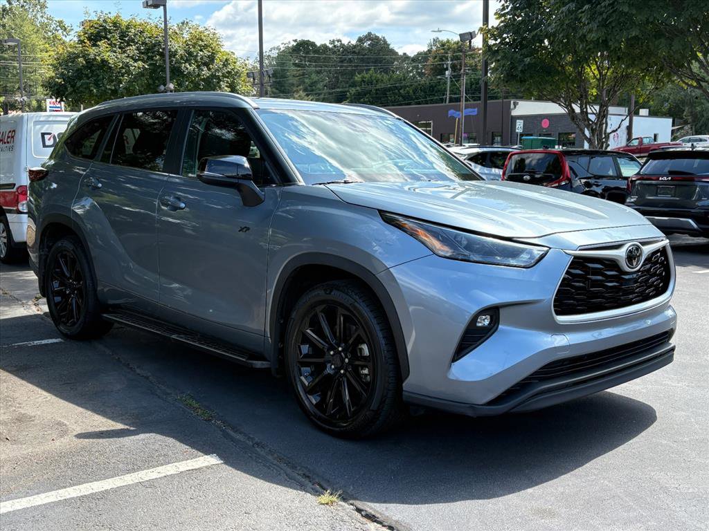 Used 2024 Toyota Highlander XLE