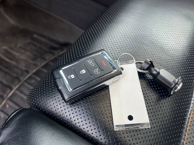 Used 2023 Jeep Grand Cherokee Overland w/ Luxury Tech Group IV image 32