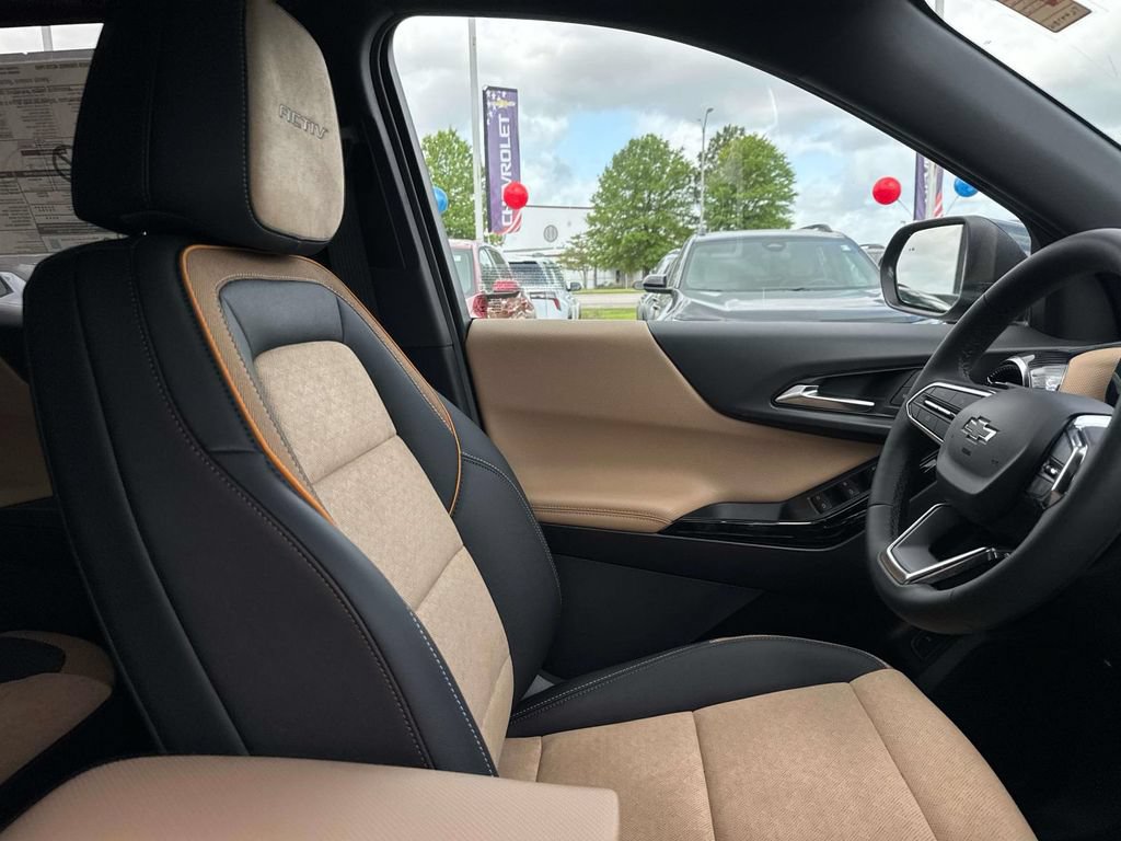 New 2026 Chevrolet Equinox ACTIV w/ Convenience Package III FWD image 14