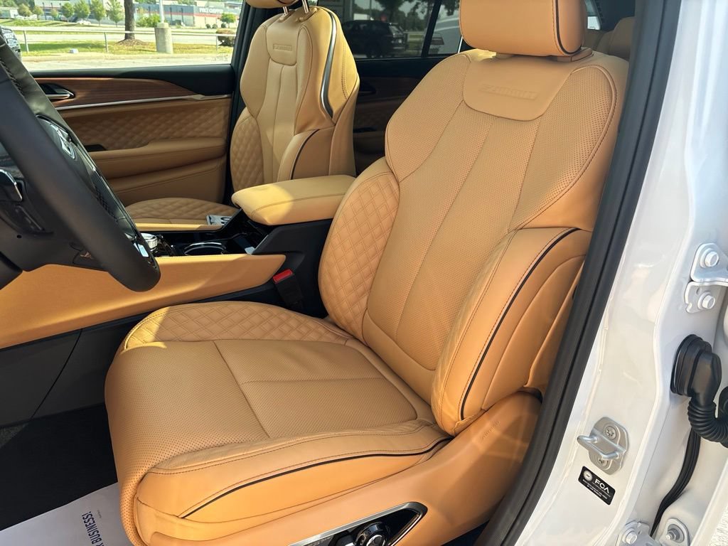 New 2027 Jeep Grand Cherokee Summit w/ Obsidian Package AWD/4WD image 37