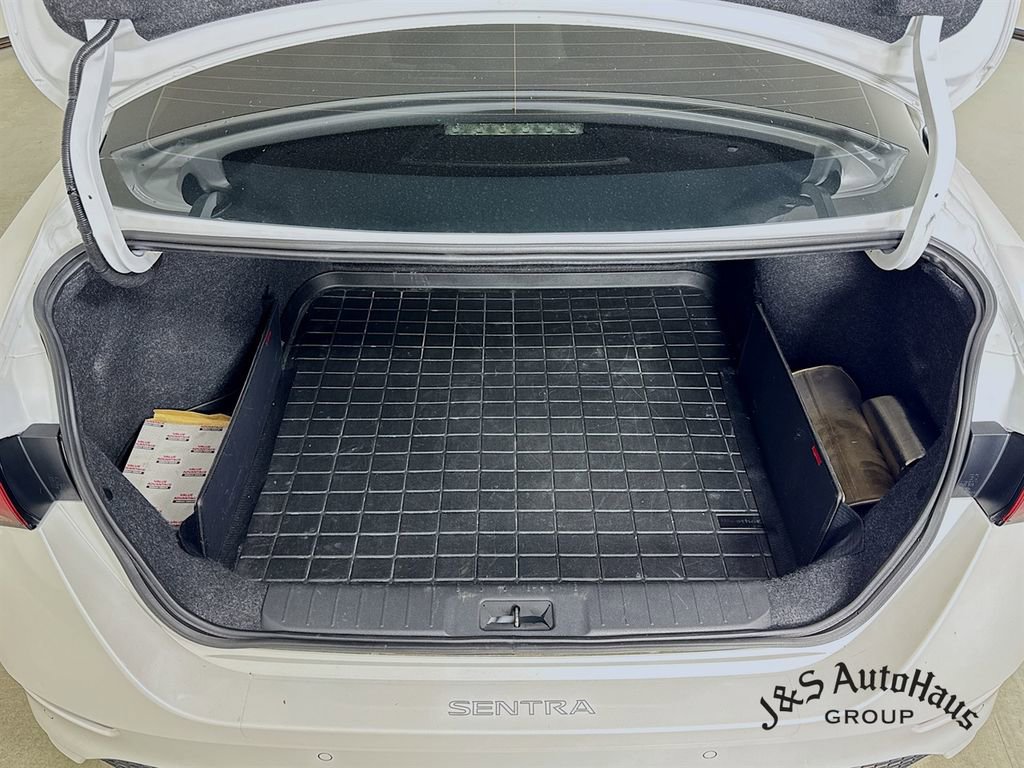 Used 2021 Nissan Sentra SR w/ SR Premium Package image 33