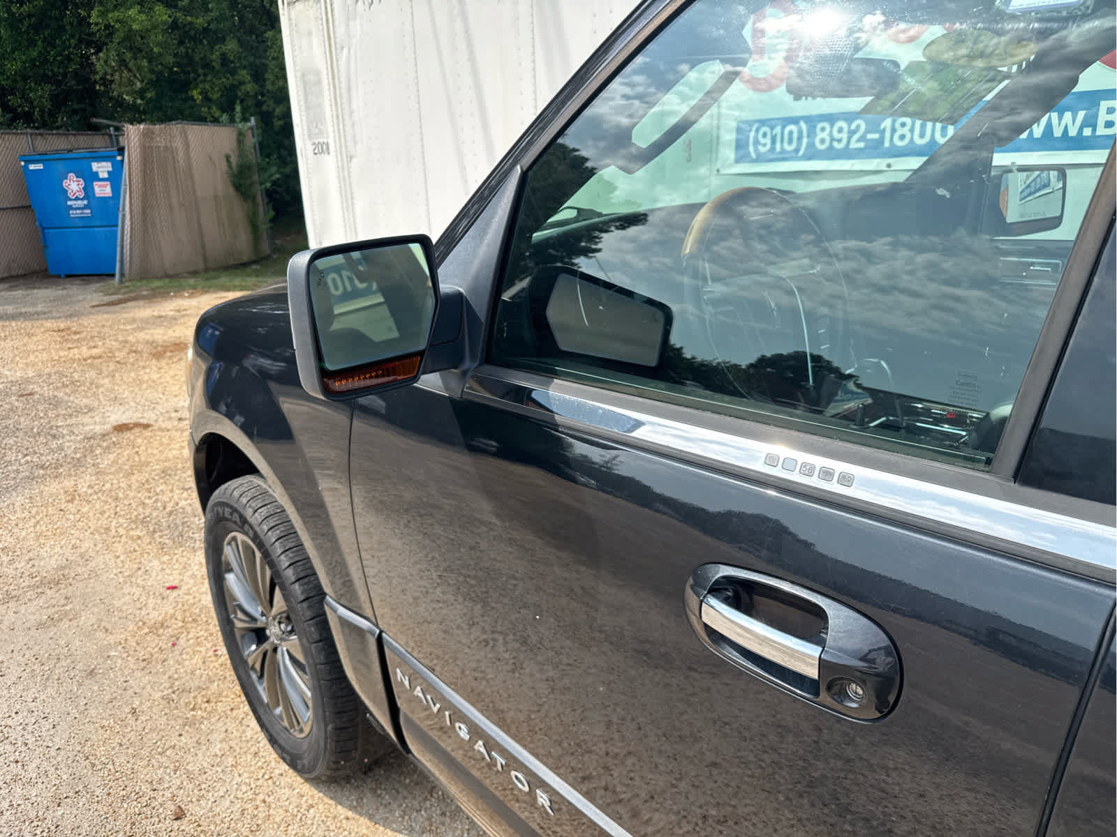 Used 2015 Lincoln Navigator 2WD image 13
