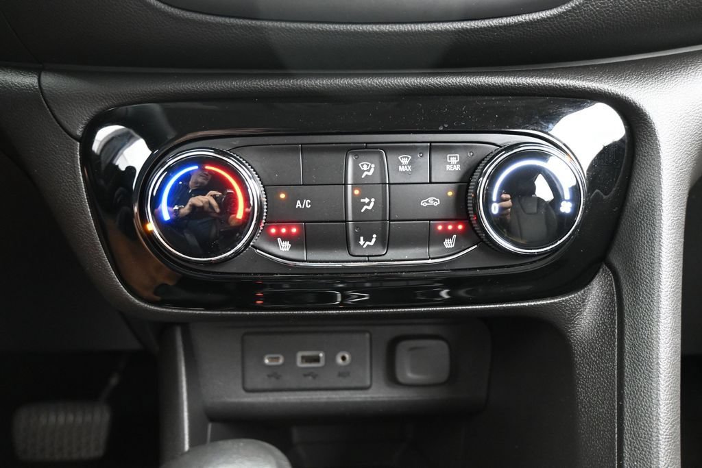 Used 2023 Buick Encore GX Preferred w/ Cold Weather Comfort Package FWD image 24