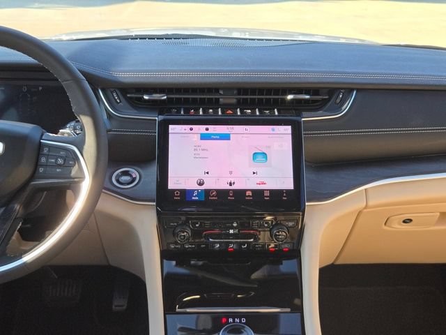 Used 2025 Jeep Grand Cherokee L Limited RWD image 17