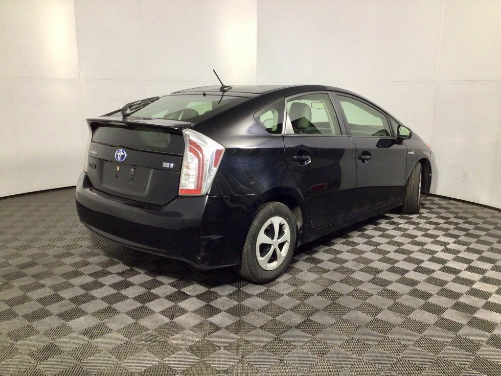 Used 2015 Toyota Prius Four image 11