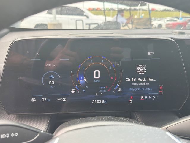 Used 2025 Chevrolet Equinox LT AWD/4WD image 38