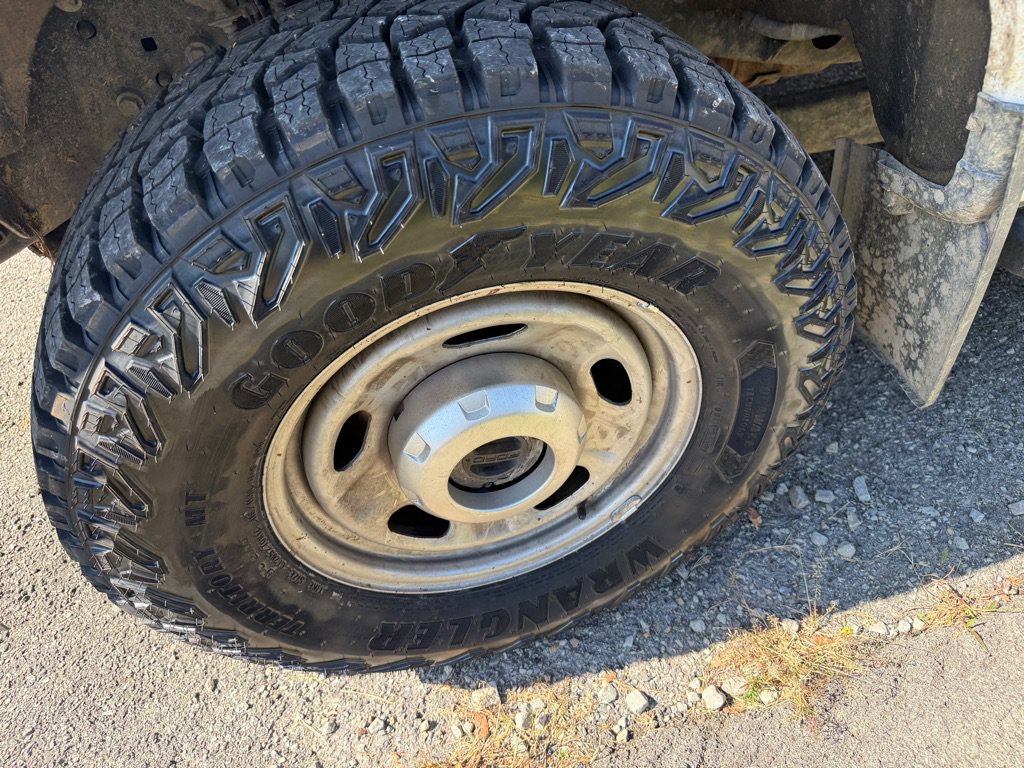 Used 2023 Ford F250 XL w/ FX4 Off-Road Package AWD/4WD image 5