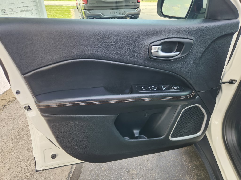 Used 2019 Jeep Compass Limited AWD/4WD image 23