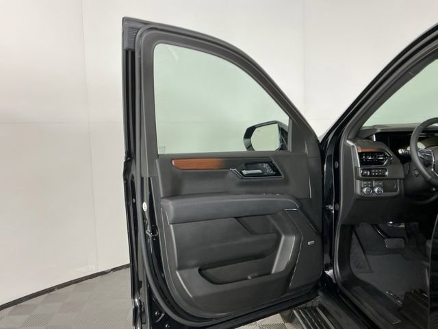 Used 2026 GMC Yukon XL Denali w/ Sun & Power Step Package AWD/4WD image 13