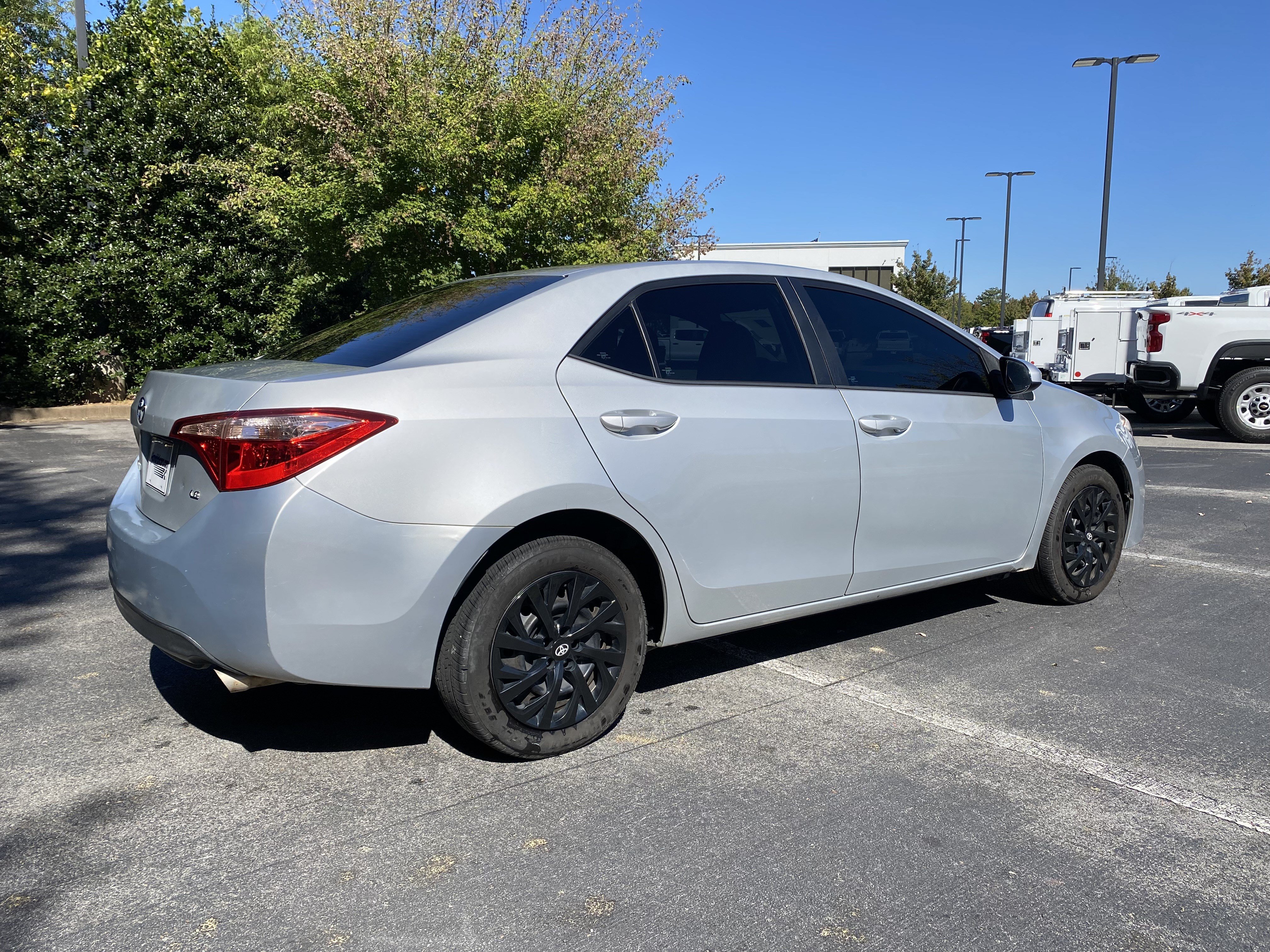 Used 2018 Toyota Corolla LE FWD image 9
