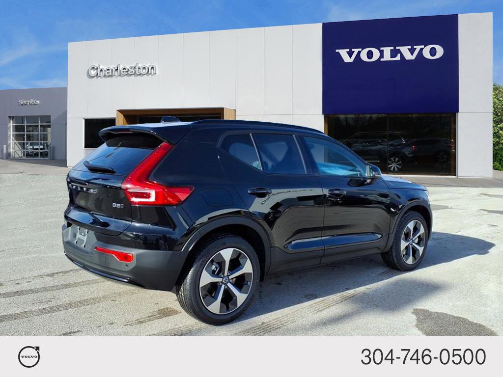 Certified 2026 Volvo XC40 B5 Core w/ Climate Package image 3