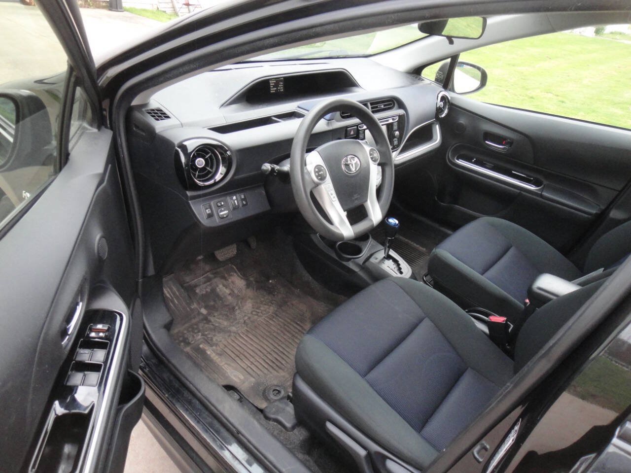 Used 2017 Toyota Prius C Two FWD image 12