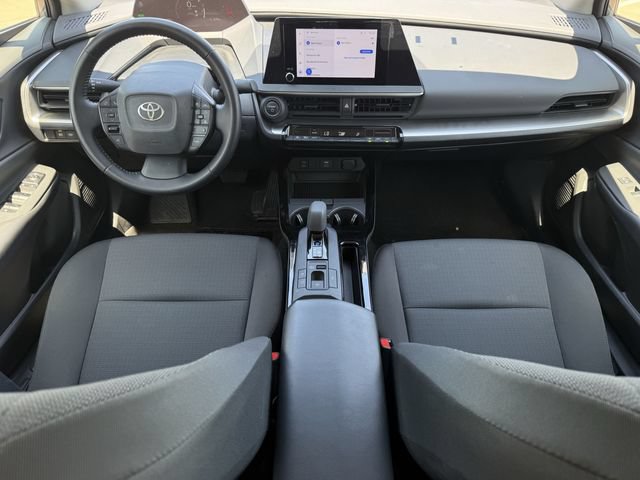Used 2025 Toyota Prius LE FWD image 10