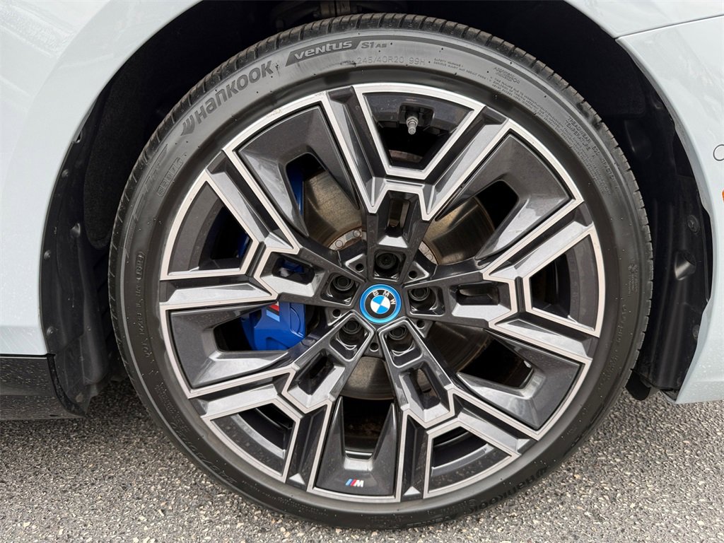 Certified 2025 BMW i5 M60 w/ Premium Package image 18