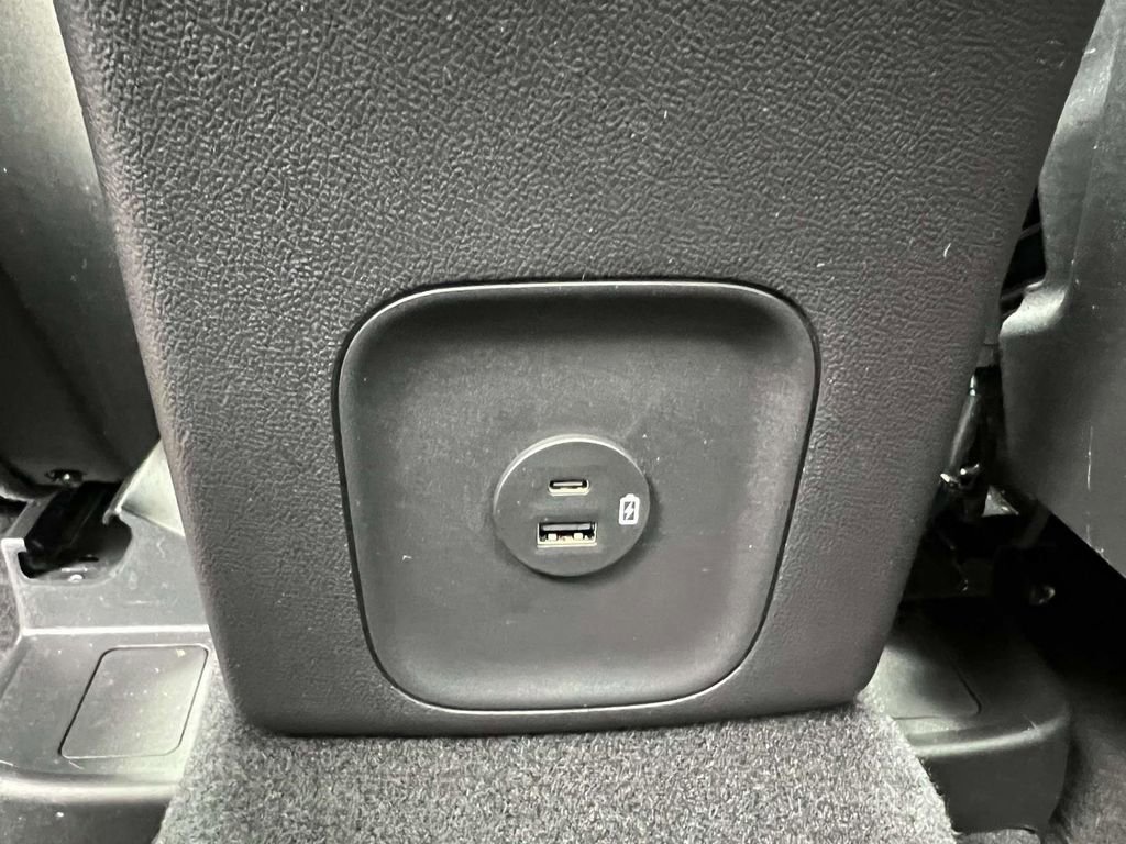 Used 2022 Ford Escape SEL w/ Technology Package image 17