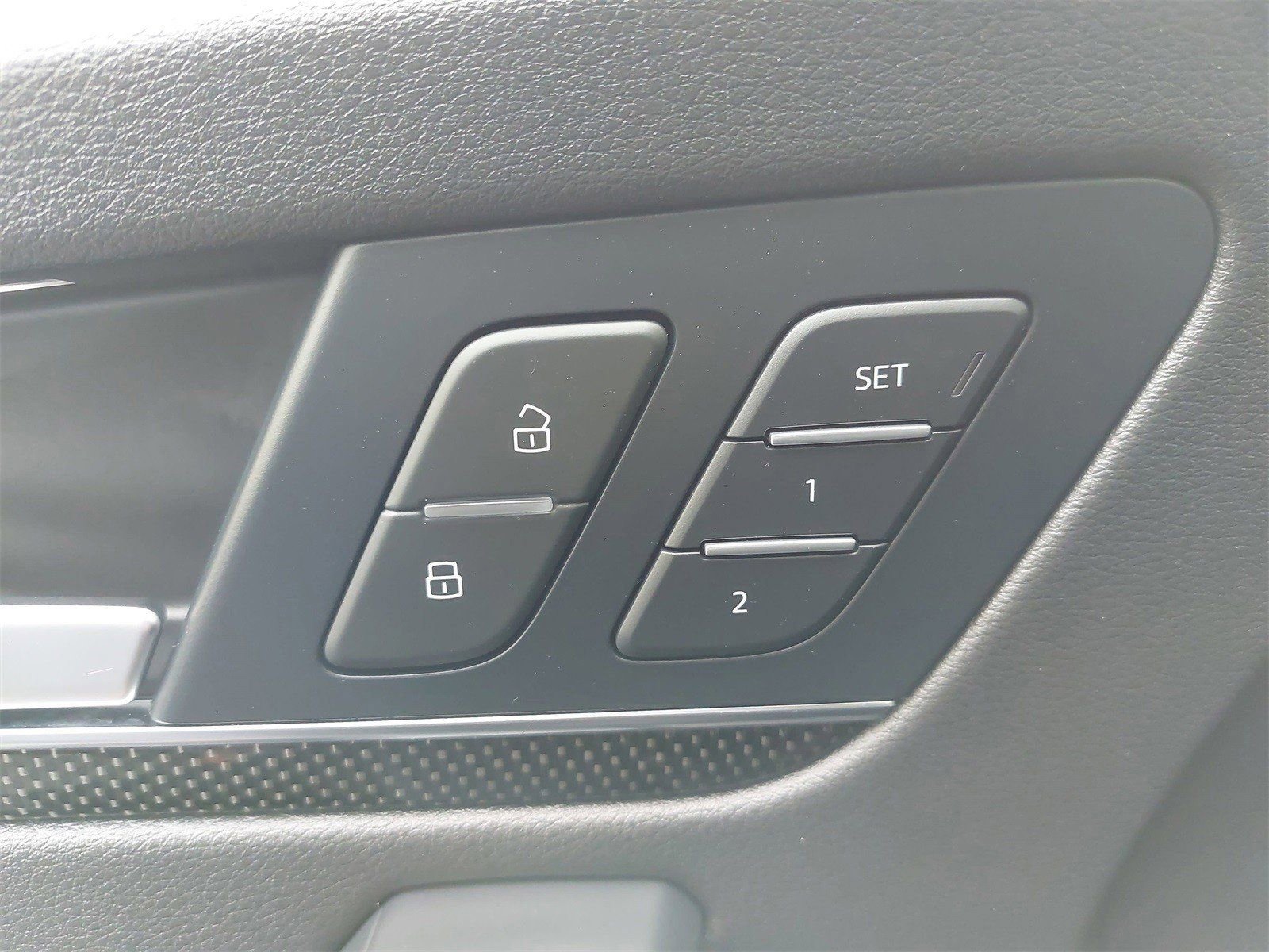 Used 2023 Audi SQ5 Prestige w/ Prestige Package image 34