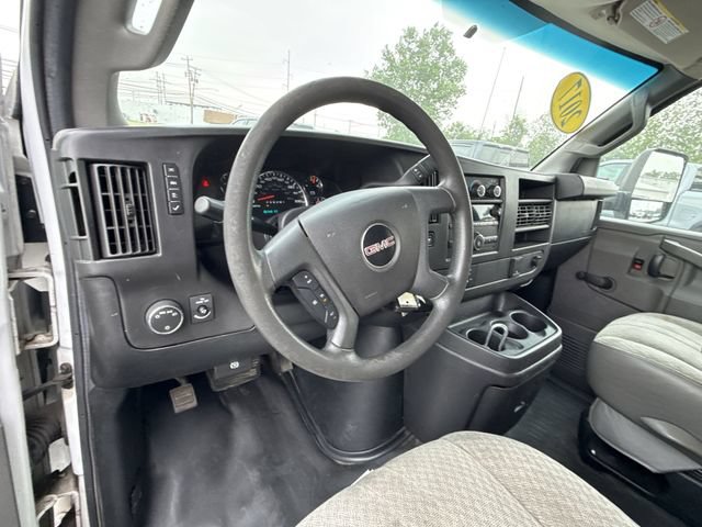 Used 2017 GMC Savana 3500 RWD image 10