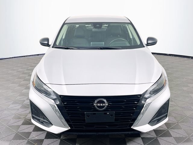 Used 2024 Nissan Altima 2.5 SV FWD image 3