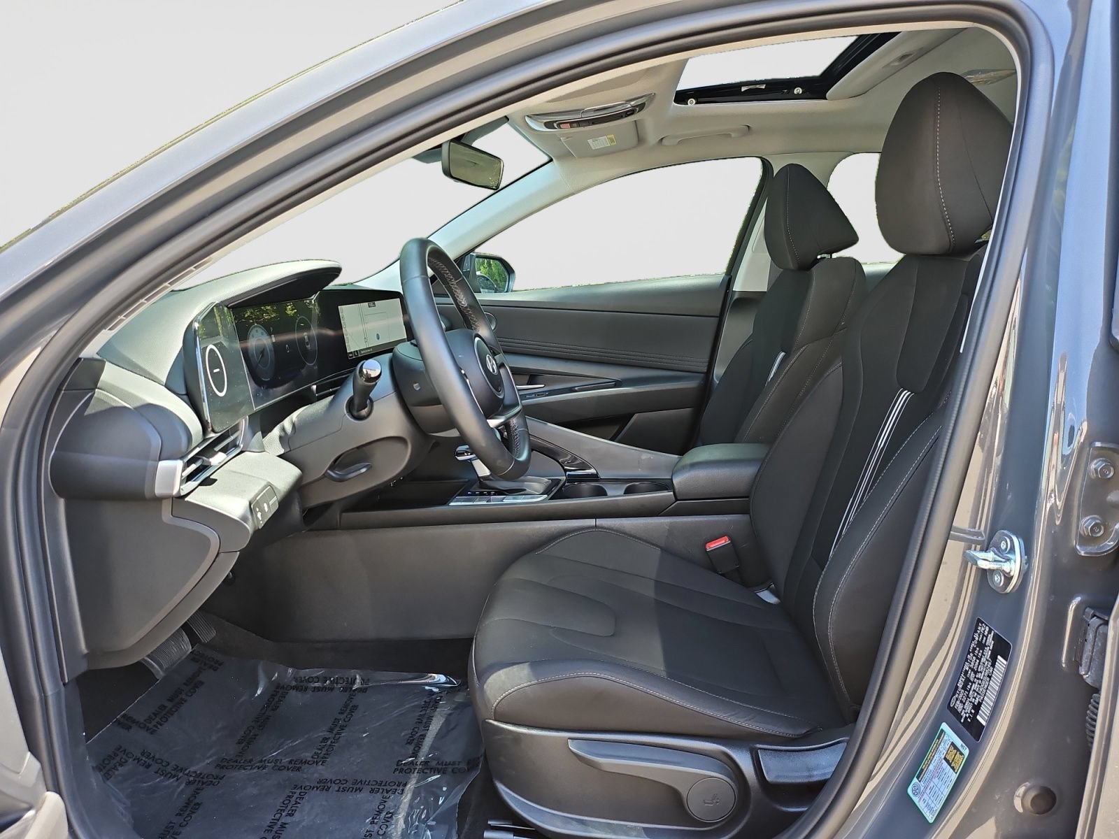 Used 2025 Hyundai Elantra SEL FWD image 22