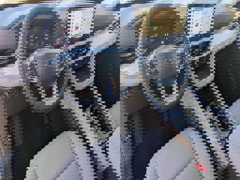 New 2026 Ford Explorer Active w/ Active Comfort Package image 10