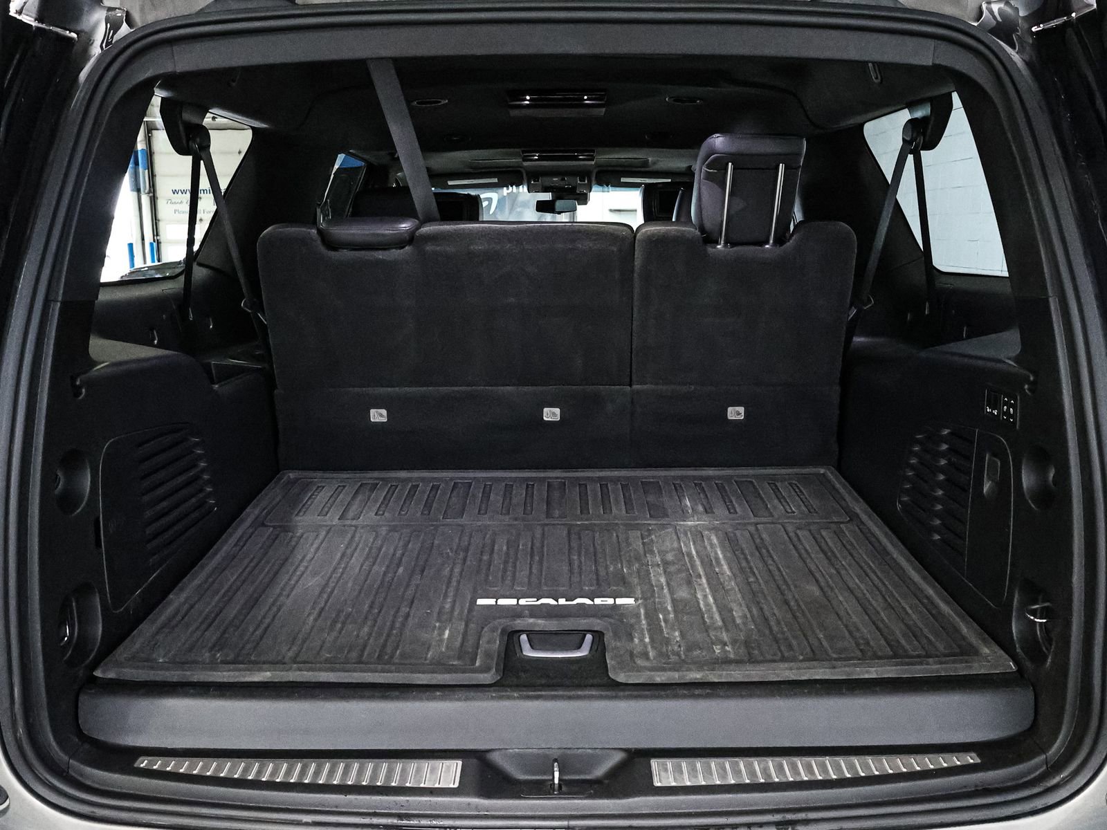 Used 2019 Cadillac Escalade ESV Platinum image 18