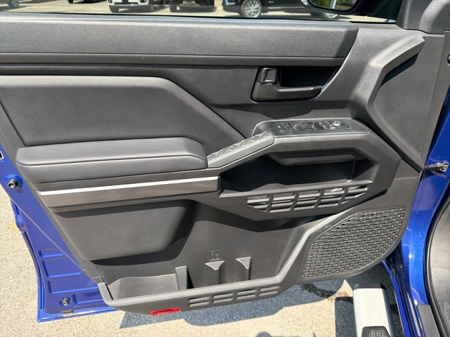 Used 2025 Toyota Tacoma SR5 AWD/4WD image 16