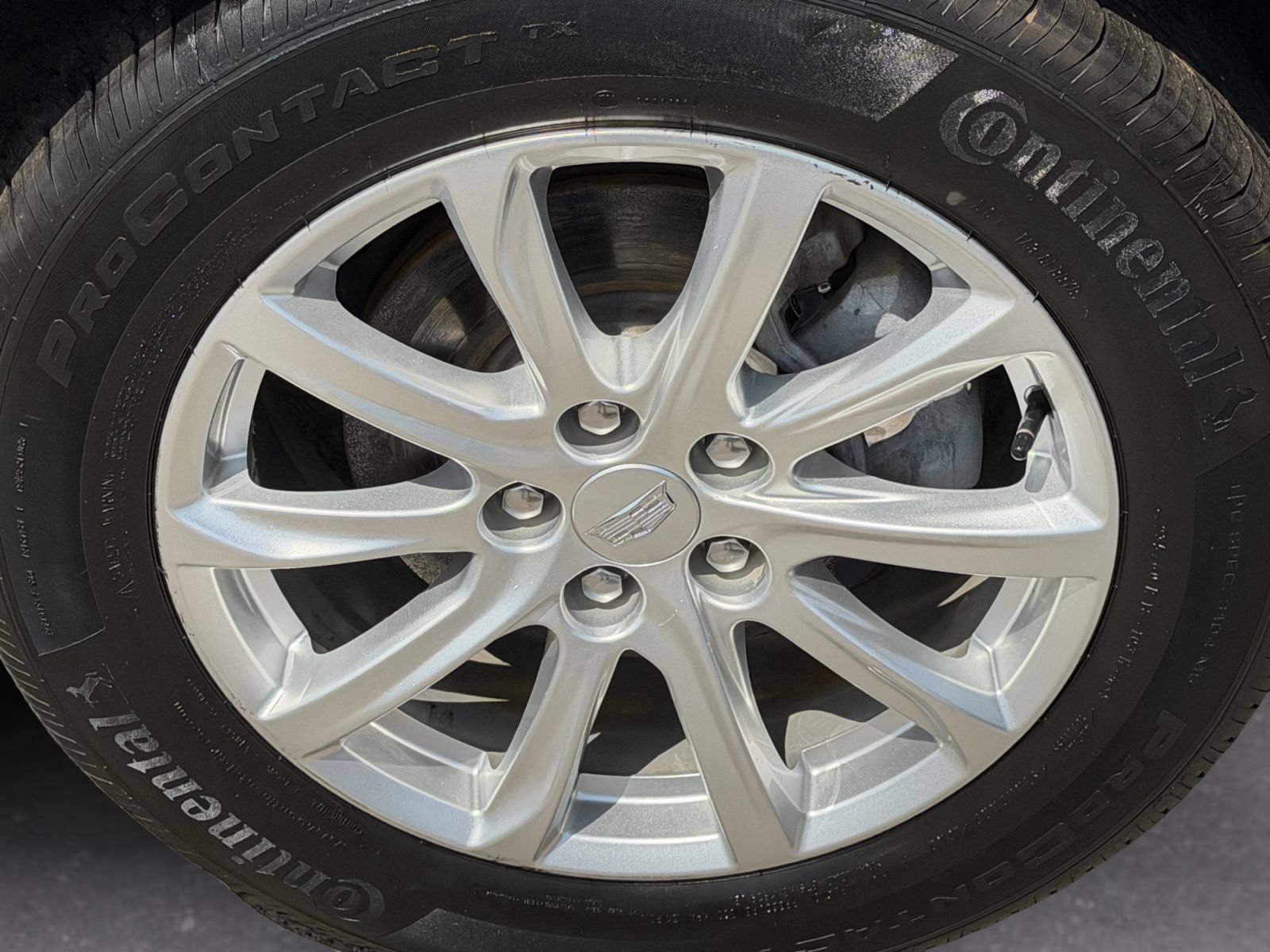 Used 2023 Cadillac XT4 Luxury AWD/4WD image 7