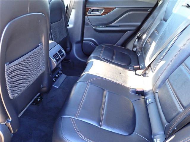 Used 2019 Jaguar F-PACE Prestige image 10