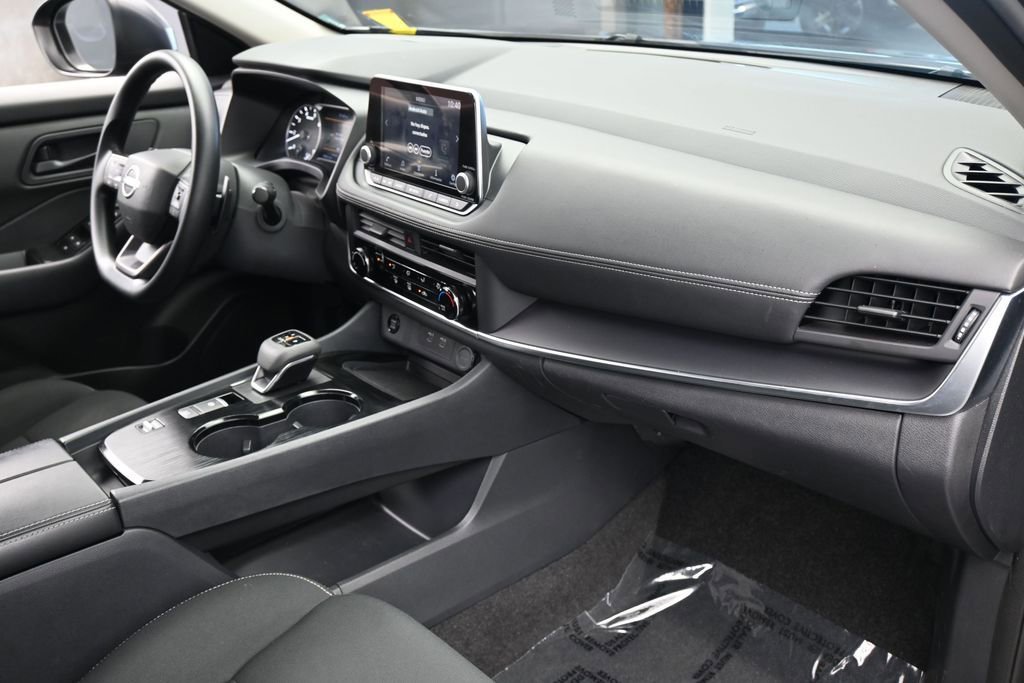 Used 2025 Nissan Rogue S FWD image 37