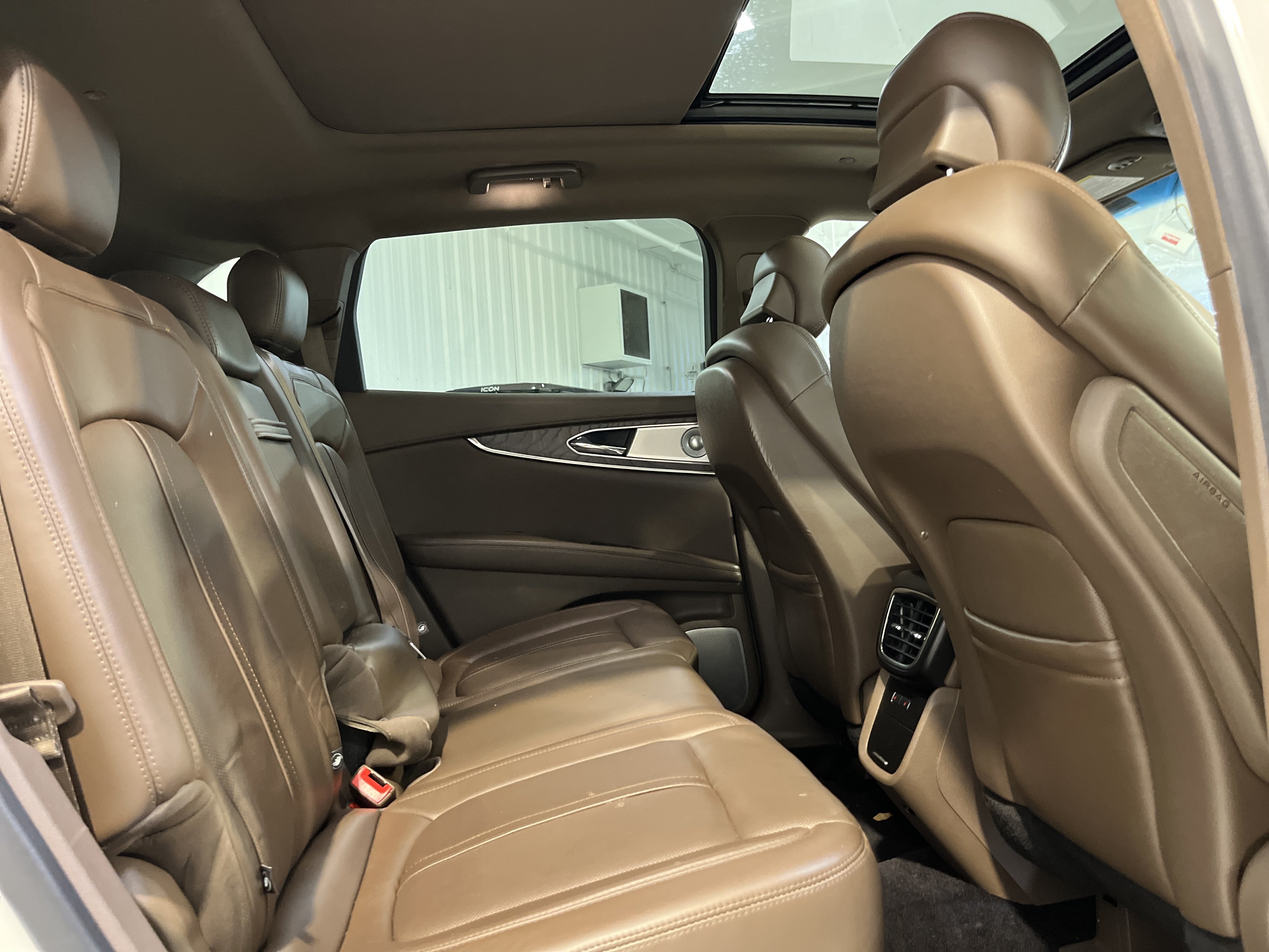 Used 2016 Lincoln MKX Reserve w/ Luxury Package AWD/4WD image 14