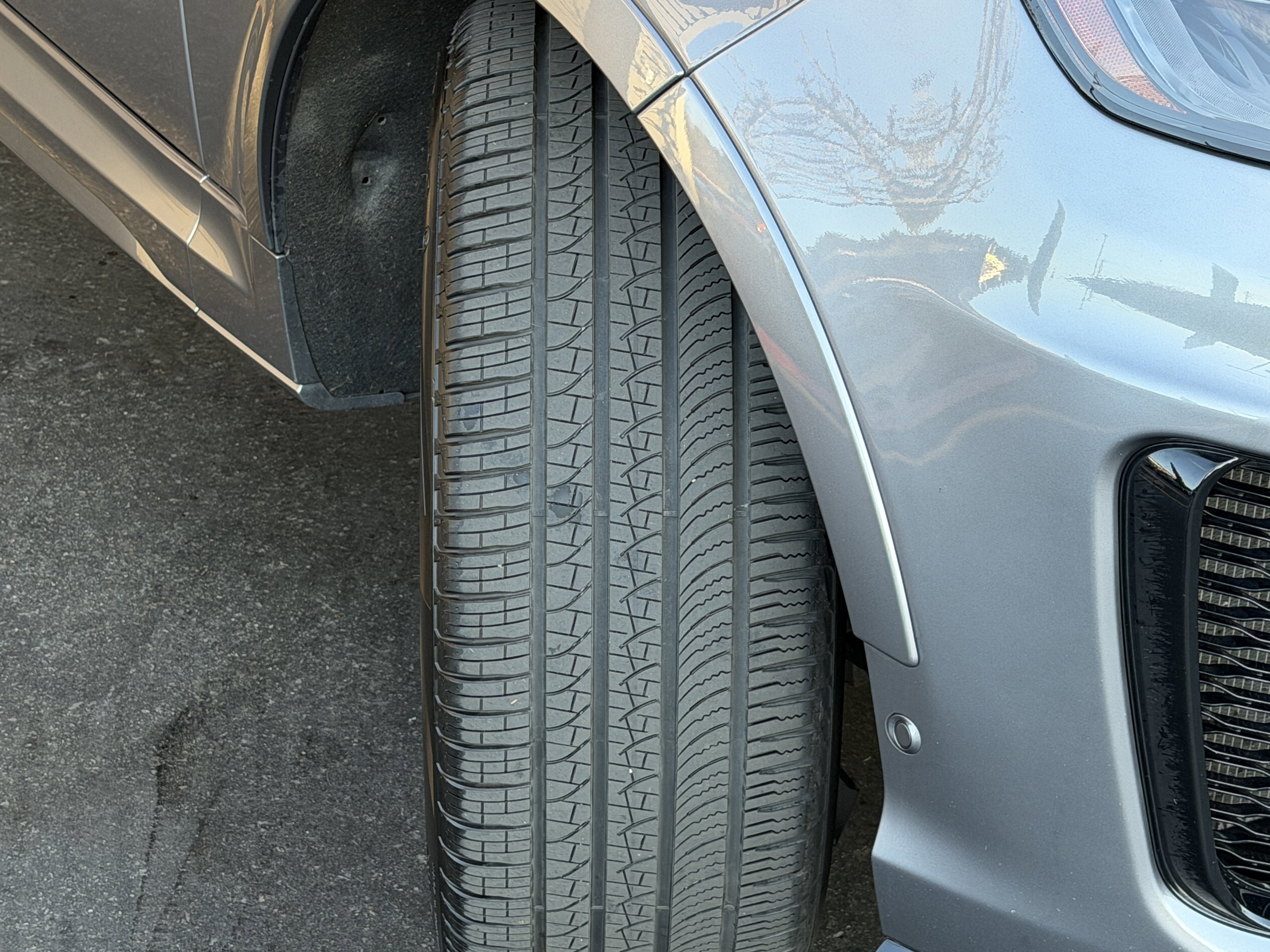 Certified 2022 Land Rover Range Rover Sport SVR image 3