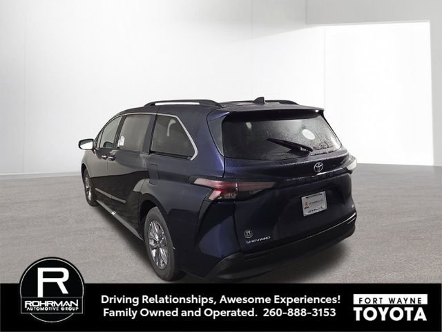 New 2025 Toyota Sienna XLE image 8