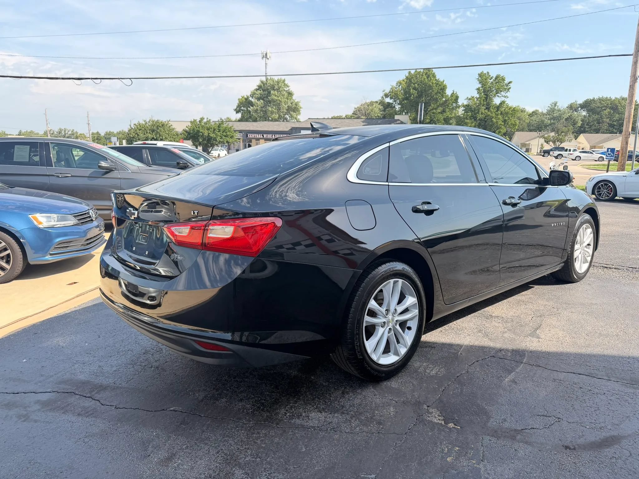 Used 2016 Chevrolet Malibu LT FWD image 7