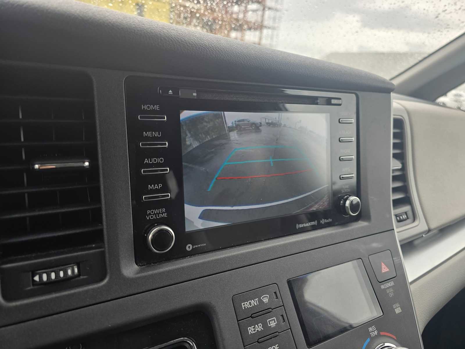 Used 2020 Toyota Sienna LE FWD image 26