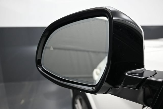 Used 2021 BMW X4 xDrive30i w/ M Sport Package AWD/4WD image 4
