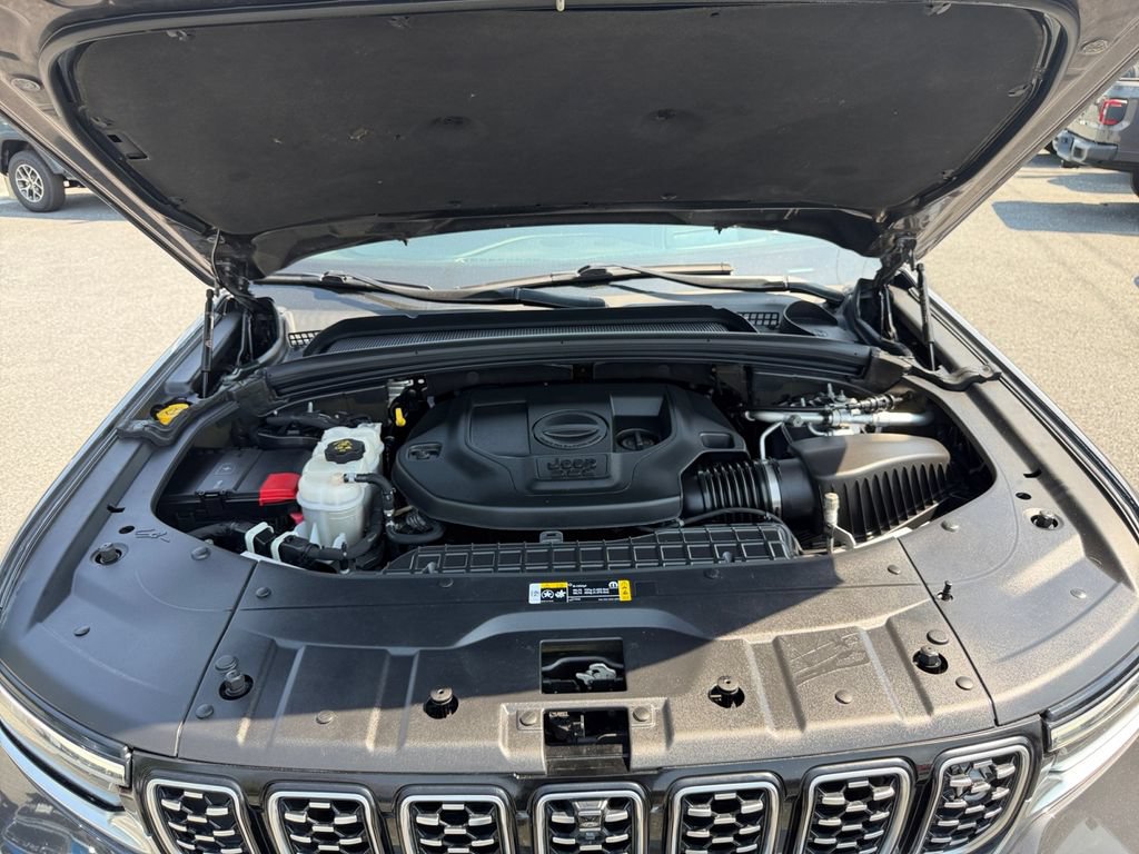 Used 2023 Jeep Grand Cherokee Summit w/ Adv Protech Group IV RWD image 17
