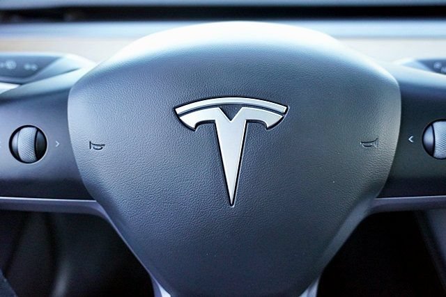 Used 2023 Tesla Model 3 Standard Range RWD image 38
