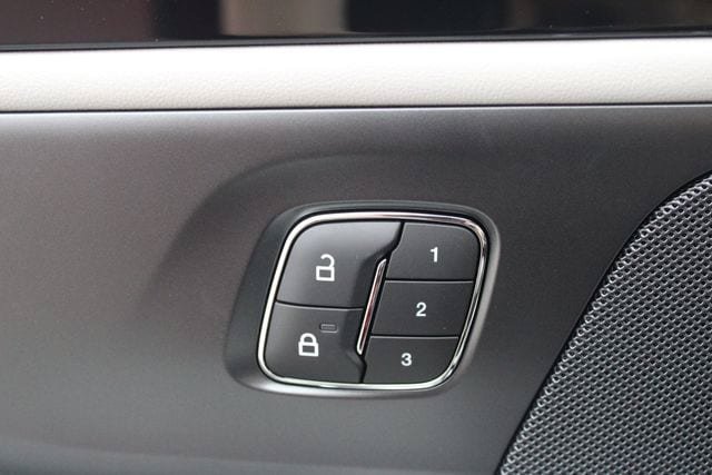 New 2026 Lincoln Nautilus Premier AWD/4WD image 4