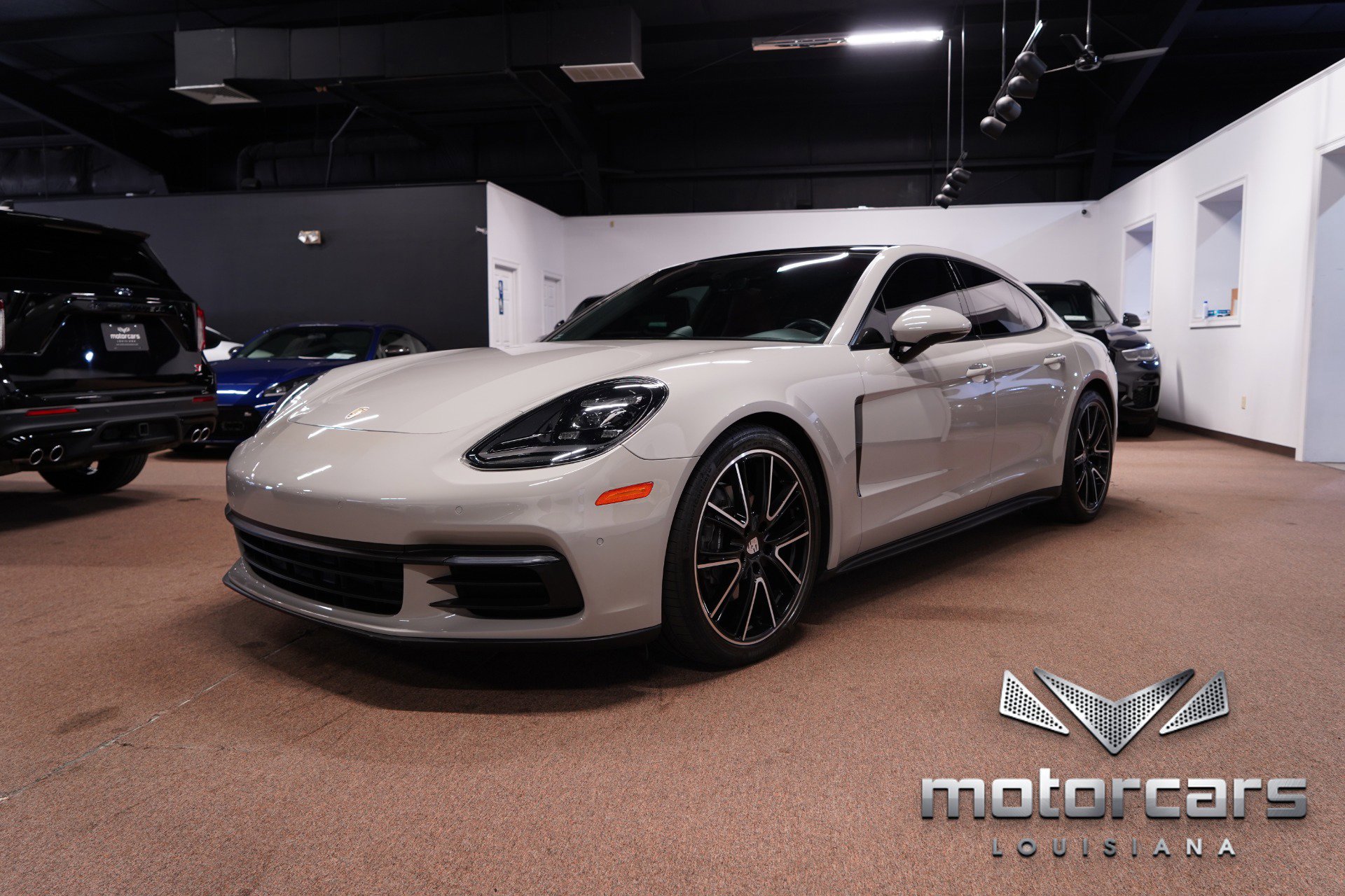 Used 2020 Porsche Panamera w/ Premium Package image 3