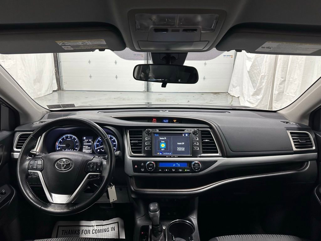 Used 2018 Toyota Highlander Plus w/ Carpet Mat Package (TMS) AWD/4WD image 35