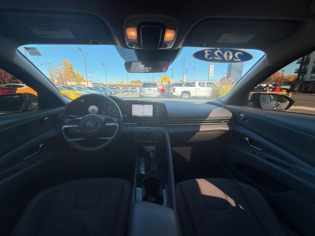 Used 2023 Hyundai Elantra SEL w/ Convenience Package image 30